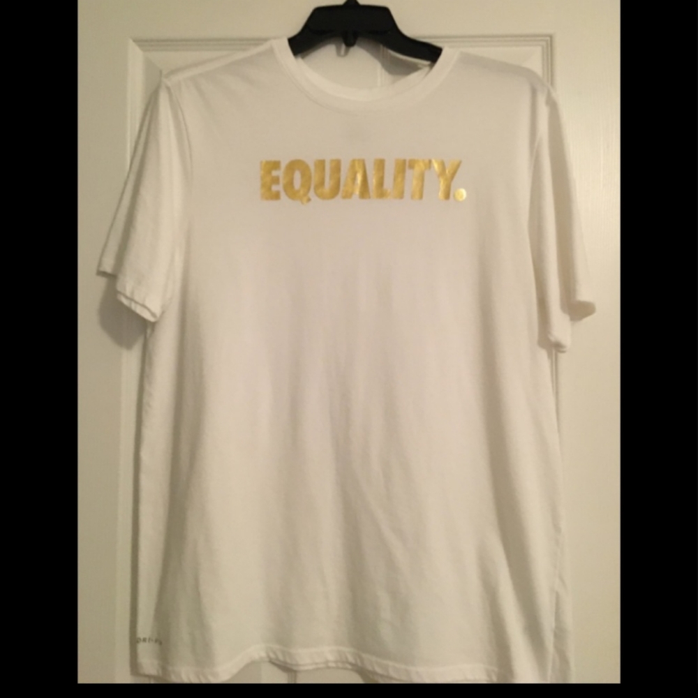 NIKE TEE